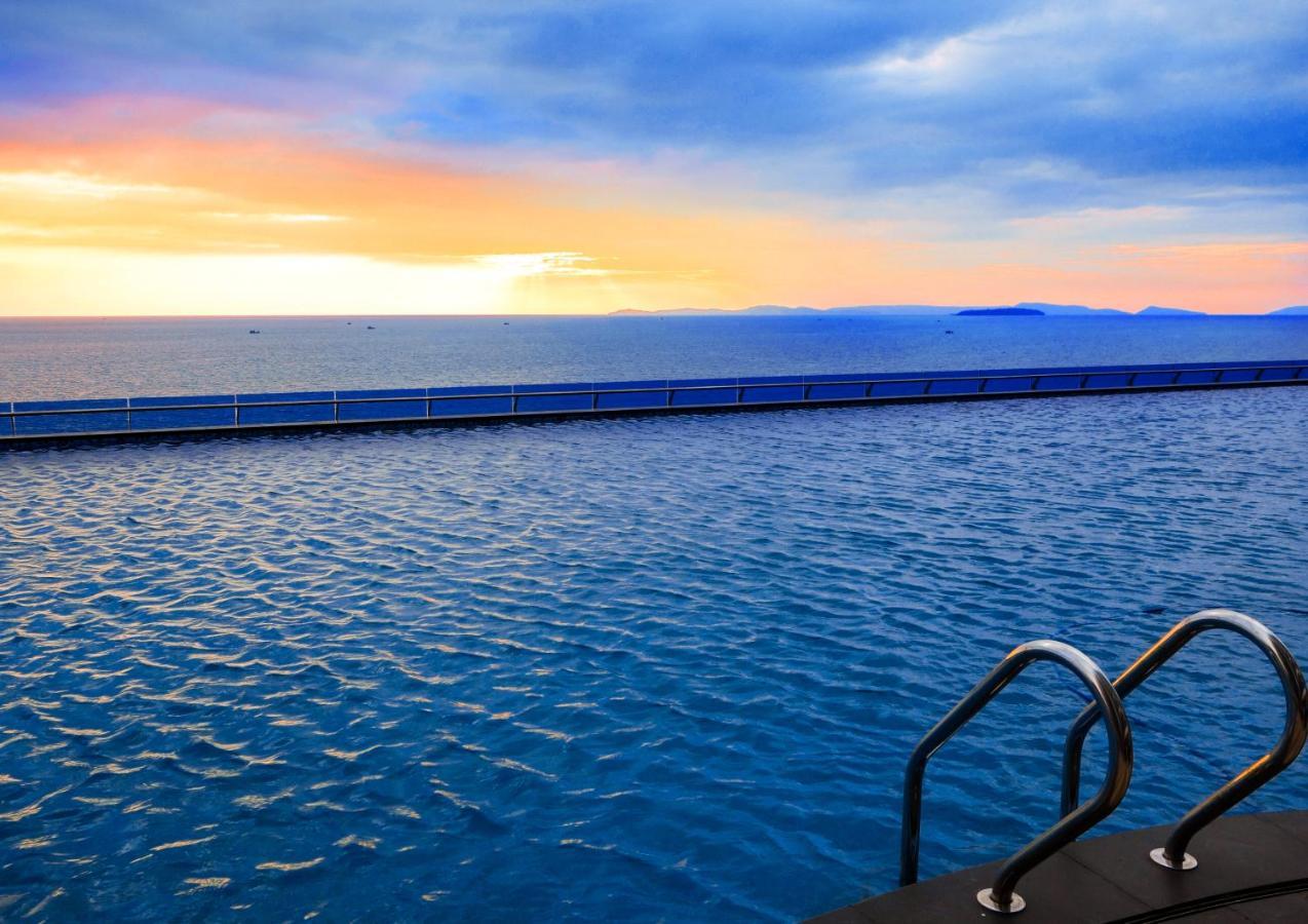 Howard Johnson Plaza By Wyndham Blue Bay Sihanoukville Buitenkant foto