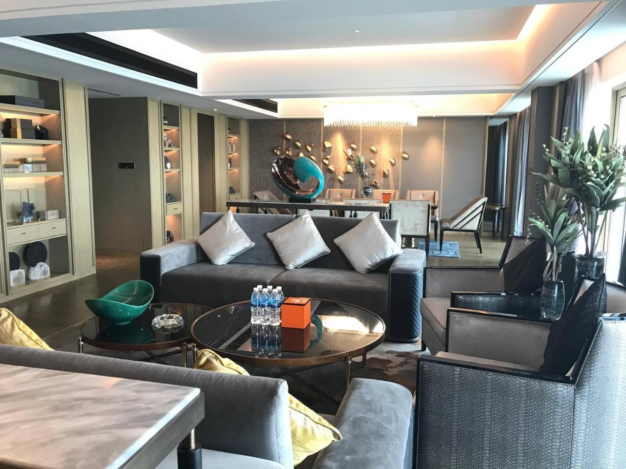 Howard Johnson Plaza By Wyndham Blue Bay Sihanoukville Buitenkant foto