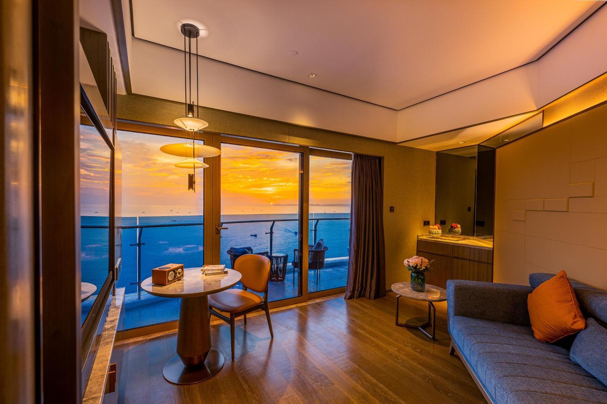 Howard Johnson Plaza By Wyndham Blue Bay Sihanoukville Buitenkant foto